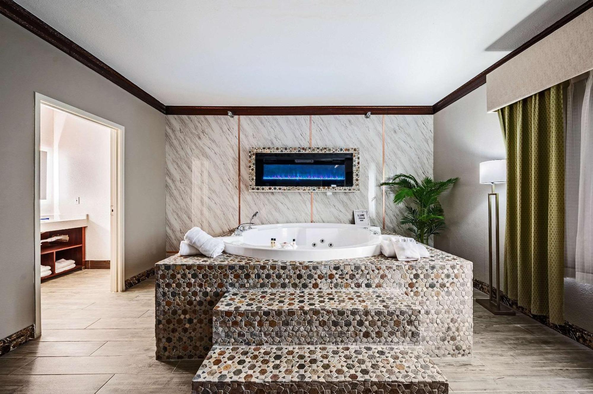 The Leo Collection Detroit, Ascend Hotel Collection Lincoln Park Eksteriør billede